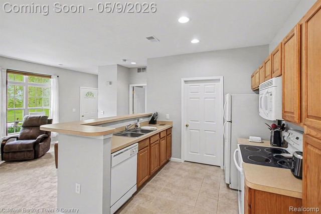 594 Olde English Circle, Howell, MI 48855