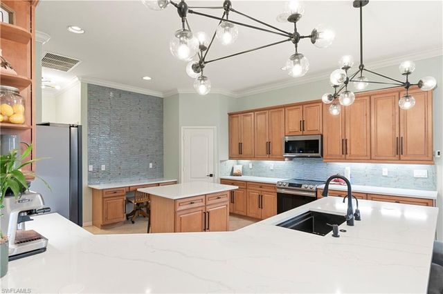 8503 Laurel Lakes CV, Naples, FL 34119