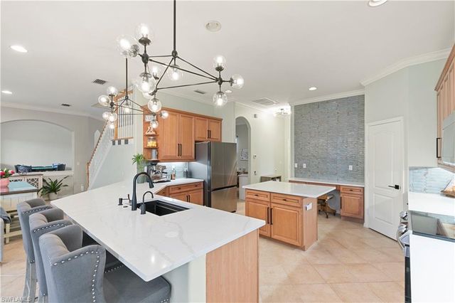 8503 Laurel Lakes CV, Naples, FL 34119