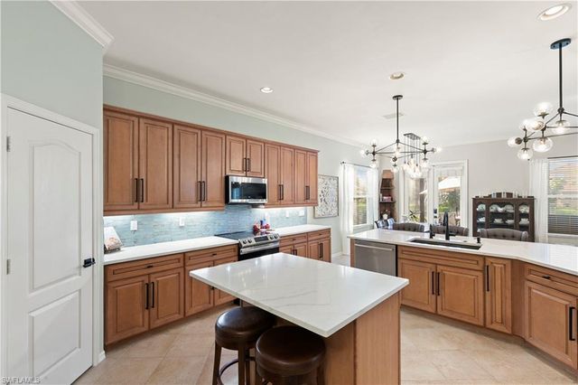 8503 Laurel Lakes CV, Naples, FL 34119