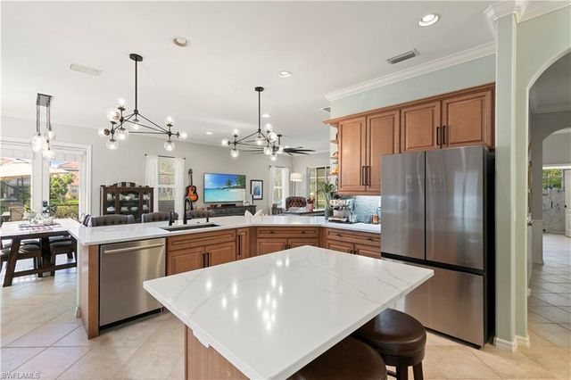 8503 Laurel Lakes CV, Naples, FL 34119