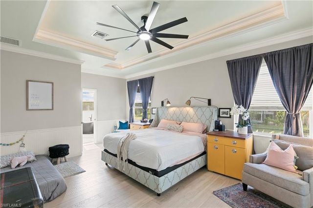 8503 Laurel Lakes CV, Naples, FL 34119