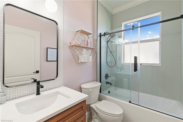 8503 Laurel Lakes CV, Naples, FL 34119