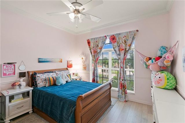 8503 Laurel Lakes CV, Naples, FL 34119