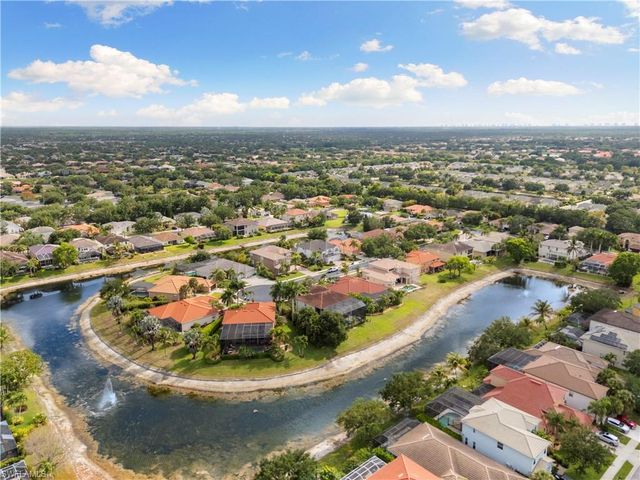 8503 Laurel Lakes CV, Naples, FL 34119