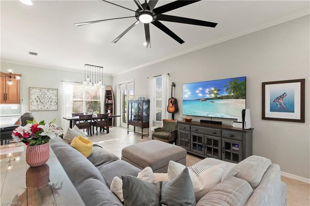 8503 Laurel Lakes CV, Naples, FL 34119