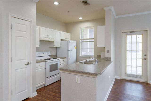 860 N ORANGE AVENUE 262, Orlando, FL 32801