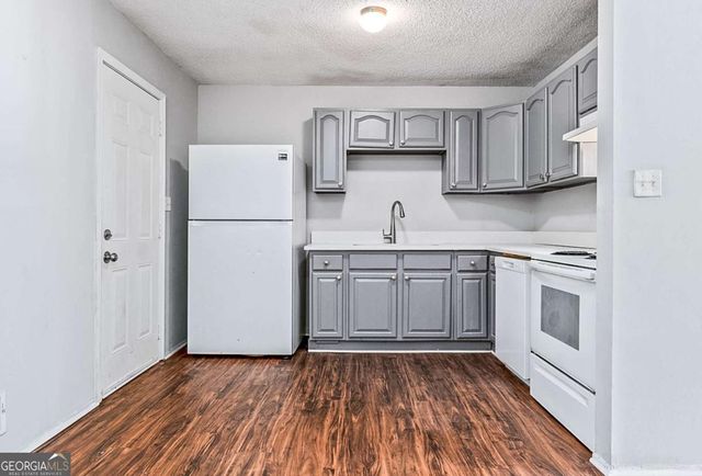 5954 Baywood Lane, Riverdale, GA 30296
