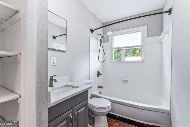 5954 Baywood Lane, Riverdale, GA 30296