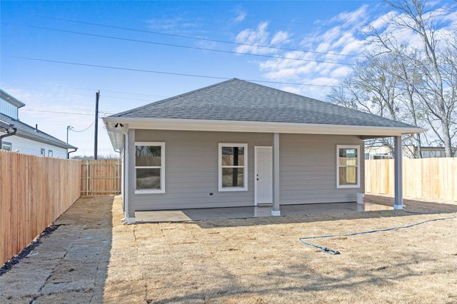 2607 Carver Street, Greenville, TX 75401
