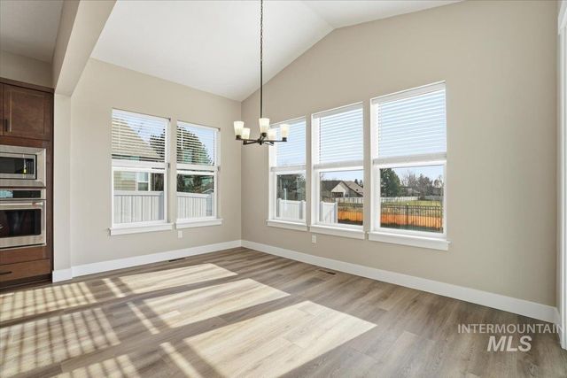 834 N Falling Water Way, Eagle, ID 83616