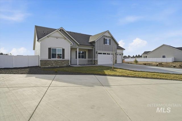 834 N Falling Water Way, Eagle, ID 83616