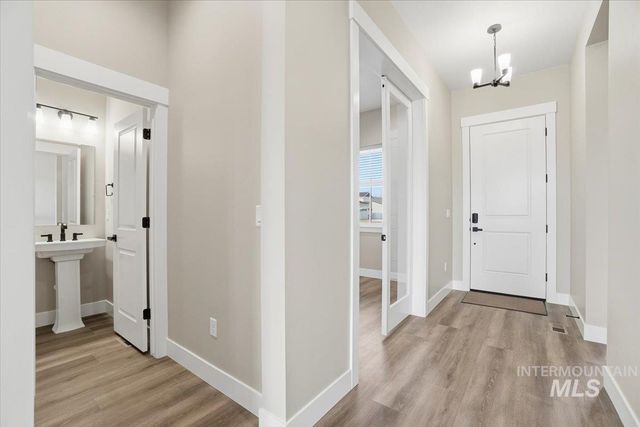 834 N Falling Water Way, Eagle, ID 83616