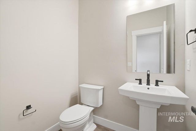 834 N Falling Water Way, Eagle, ID 83616