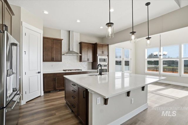 834 N Falling Water Way, Eagle, ID 83616