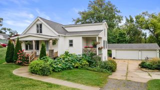 2925 W Acre DRIVE, Franklin, WI 53132