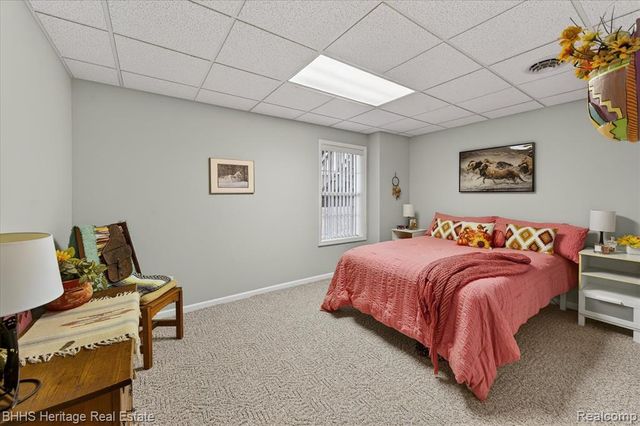 326 Victoria Park Drive 38, Howell, MI 48843