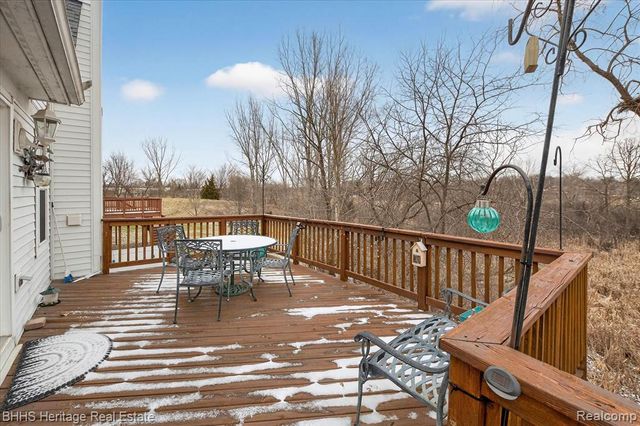 326 Victoria Park Drive 38, Howell, MI 48843