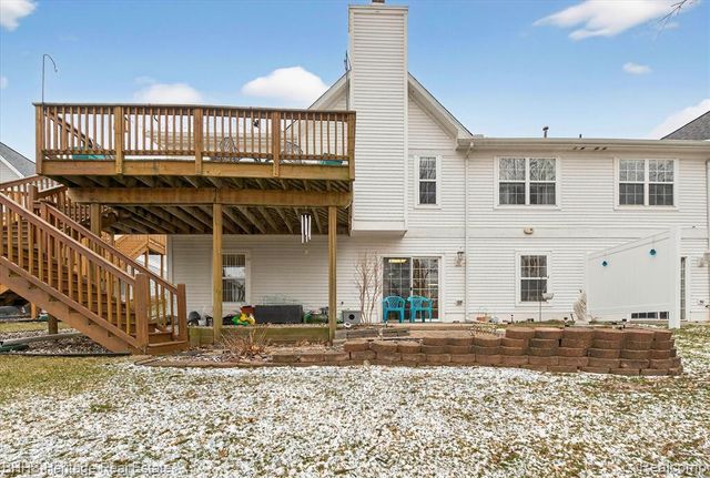 326 Victoria Park Drive 38, Howell, MI 48843
