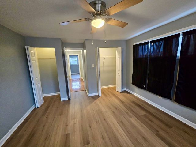 7011 S East End Avenue A, Chicago, IL 60649