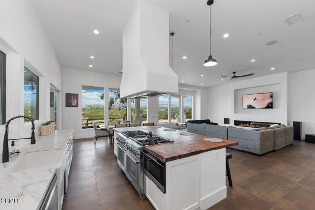 5927 St Maarten Drive, Moorpark, CA 93021