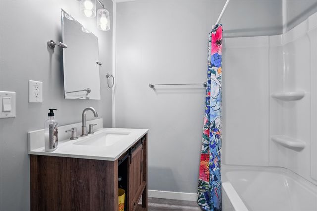 2416 York Street, Des Moines, IA 50316