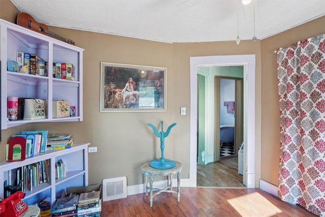 2416 York Street, Des Moines, IA 50316