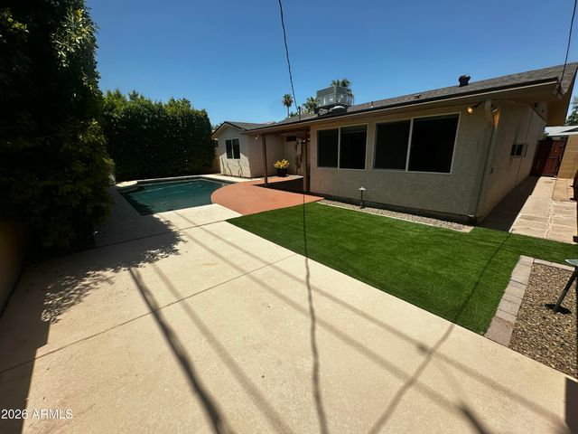 8737 E JACKRABBIT Road, Scottsdale, AZ 85250