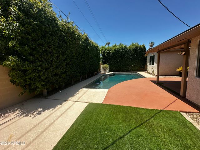 8737 E JACKRABBIT Road, Scottsdale, AZ 85250