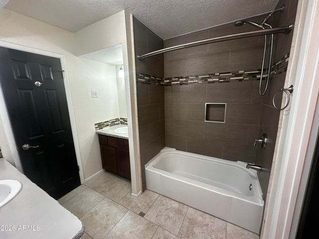 8737 E JACKRABBIT Road, Scottsdale, AZ 85250