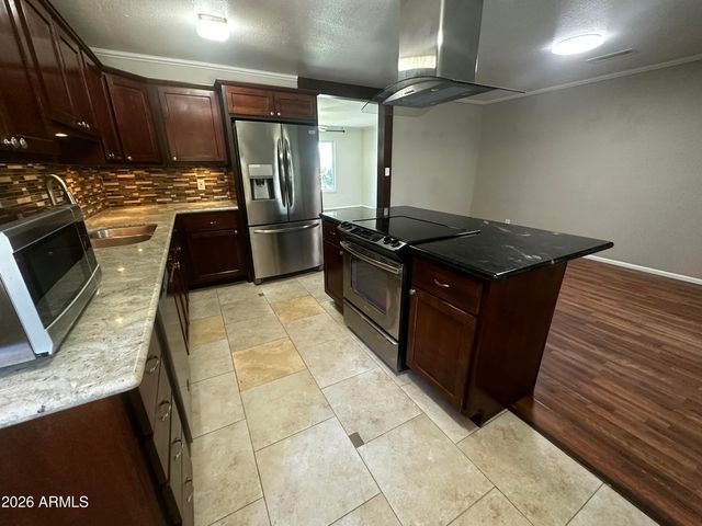 8737 E JACKRABBIT Road, Scottsdale, AZ 85250