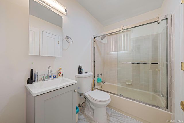 475 Old Country Road, Huntington Station, NY 11746