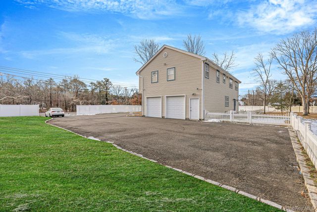 475 Old Country Road, Huntington Station, NY 11746