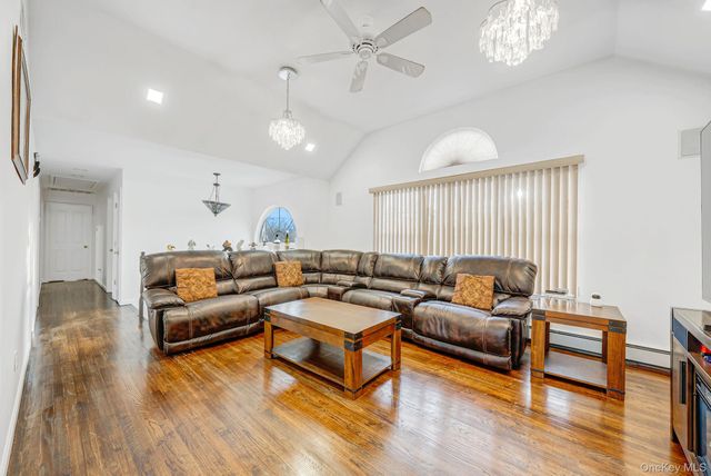 475 Old Country Road, Huntington Station, NY 11746