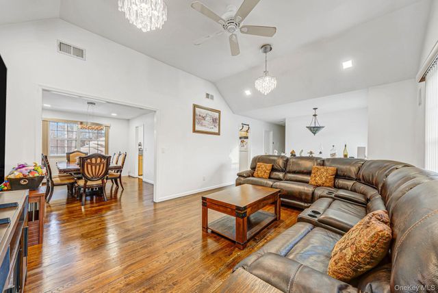 475 Old Country Road, Huntington Station, NY 11746