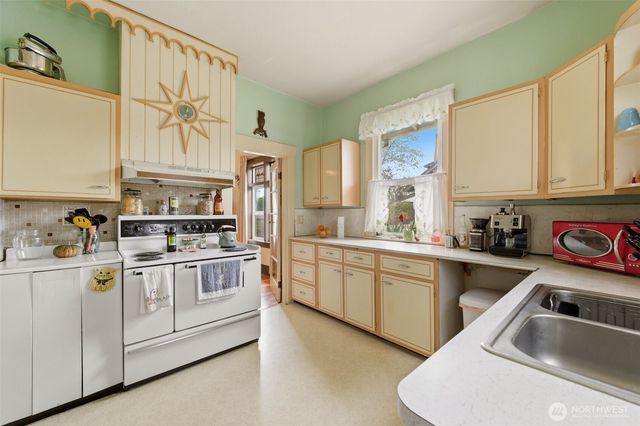 4837 S Sheridan Avenue, Tacoma, WA 98408