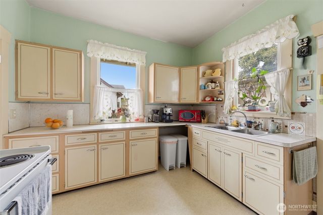 4837 S Sheridan Avenue, Tacoma, WA 98408