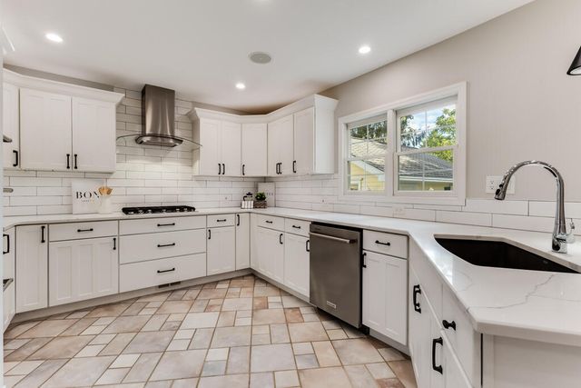 46161 Neeson Street, Northville, MI 48167