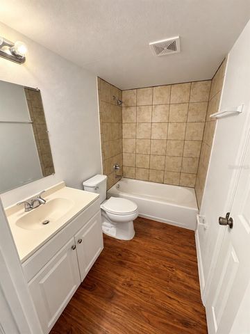 1751-1751 NE 2ND STREET 2, Ocala, FL 34470
