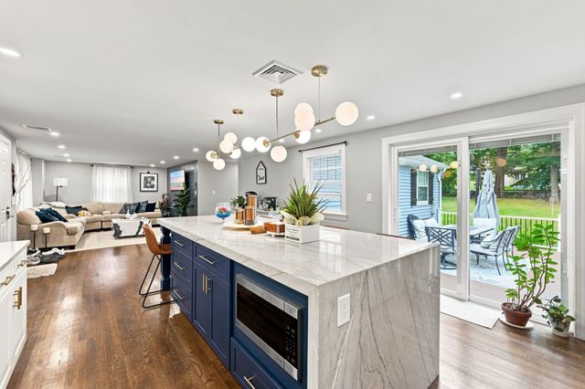 161 Summer St, Danvers, MA 01923