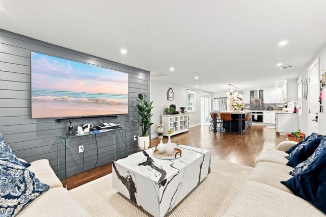 161 Summer St, Danvers, MA 01923