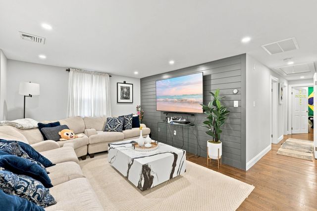 161 Summer St, Danvers, MA 01923