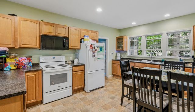 27 Seminary Hill Road, Lebanon, NH 03784