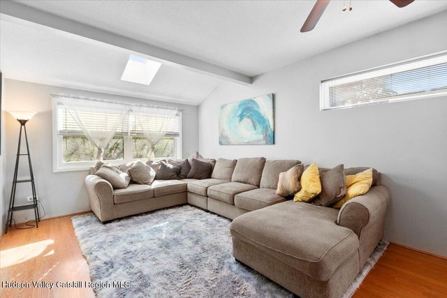 1309 2nd Street, North Greenbush, NY 12144