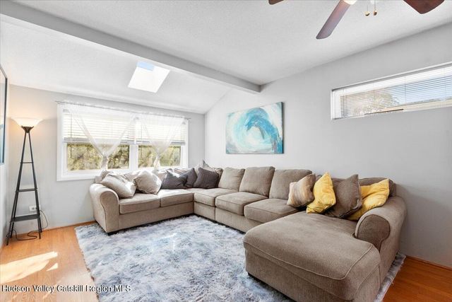 1309 2nd Street, North Greenbush, NY 12144