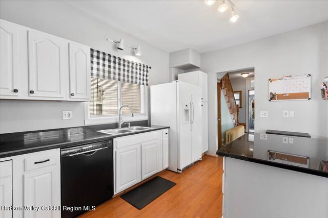 1309 2nd Street, North Greenbush, NY 12144