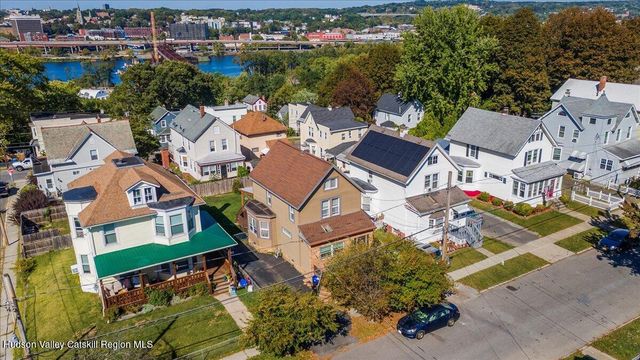 1309 2nd Street, North Greenbush, NY 12144