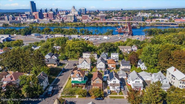 1309 2nd Street, North Greenbush, NY 12144