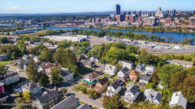 1309 2nd Street, North Greenbush, NY 12144