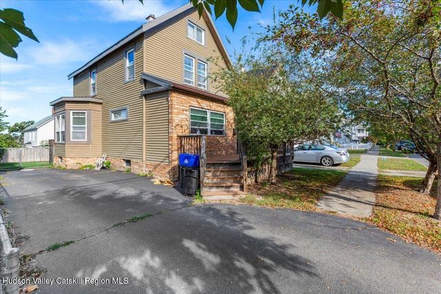 1309 2nd Street, North Greenbush, NY 12144